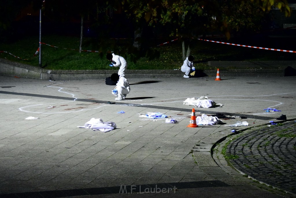 Einsatz BF Messerstecherei Koeln Neustadt Nord Eberplatz Platzmitte P132.JPG - Miklos Laubert